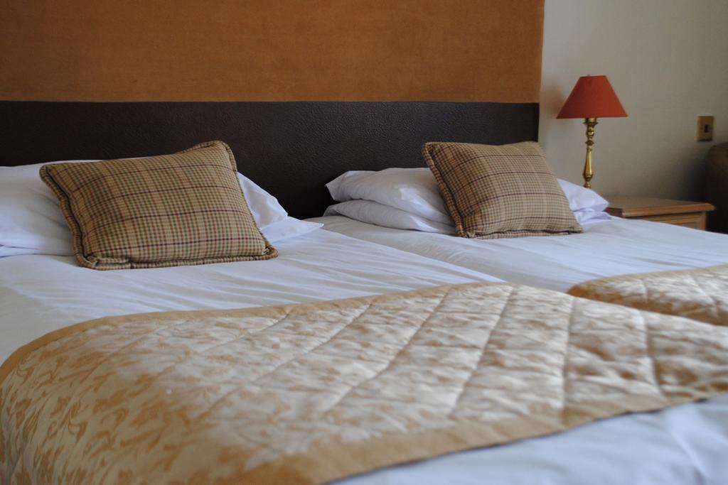The Killearn Hotel Camera foto